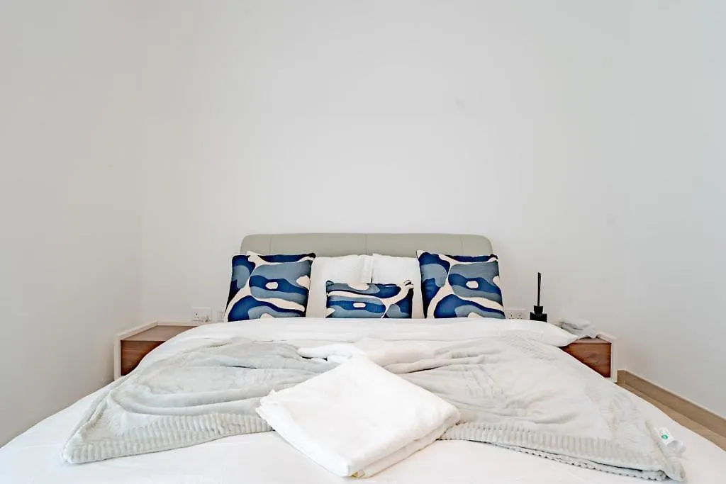 Discover Local Culture From Your Cozy Home 805 아부다비 0*,  아랍에미리트